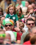 6 August 2018; Ireland supporters during their homecoming at Dame Street in Dublin after finishing second in the Women’s Hockey World Cup in London, England. Photo by Ramsey Cardy/Sportsfile