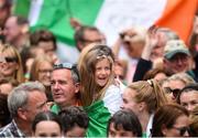 6 August 2018; Ireland supporters during their homecoming at Dame Street in Dublin after finishing second in the Women’s Hockey World Cup in London, England. Photo by Ramsey Cardy/Sportsfile