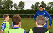 8 August 2018; Leinster player Max Deegan with participants during the Bank of Ireland Leinster Rugby Summer Camp at Westmanstown RFC in Clonsilla, Dublin. Photo by Piaras Ó Mídheach/Sportsfile