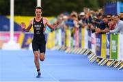 10 August 2018; Alister Brownlee of Great Britain on his way to finishing the Men's Triathlon during day nine of the 2018 European Championships at Strathclyde Country Park in Glasgow, Scotland. Photo by David Fitzgerald/Sportsfile