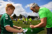 16 August 2018; Former Republic of Ireland international Stephen Hunt signs an autograph during a FAI Festival of Football Club Visit to Ballincollig AFC in Cork. Photo by Stephen McCarthy/Sportsfile