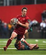 17 August 2018; Darren Sweetnam of Munster in action against Oliver Hoskins of London Irish during the Keary's Renault pre-season friendly match between Munster and London Irish at Irish Independent Park in Cork. Photo by Diarmuid Greene/Sportsfile
