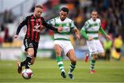 17 August 2018; Keith Ward of Bohemians in action against Roberto Lopes of Shamrock Rovers during the SSE Airtricity League Premier Division match between Shamrock Rovers and Bohemians at Tallaght Stadium in Dublin. Photo by Eóin Noonan/Sportsfile