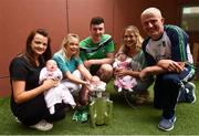 20 August 2018; Team captain Declan Hannon and manager John Kiely, with, from left, Sally Flanagan, and her daughter, Sadie O'Brien, age 20 days, from Cork, Liam Twomey, from Dublin, with his nurse Niamh Collins, and Sarah and Molly Walsh, from Tipperary, during the All-Ireland Senior Hurling Championship winners visit to Our Lady's Children's Hospital Crumlin, Dublin. Photo by Piaras Ó Mídheach/Sportsfile