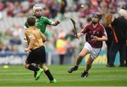 19 August 2018; Cian McCormack, St. Brigid’s NS, Drumcong, Leitrim, representing Galway, in action against Jake Henley, Scoil Mhuire, Tallow, Co Waterford, representing Limerick, during the INTO Cumann na mBunscol GAA Respect Exhibition Go Games at the GAA Hurling All-Ireland Senior Championship Final match between Galway and Limerick at Croke Park in Dublin. Photo by Piaras Ó Mídheach/Sportsfile