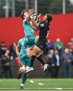 24 August 2018; Darren Sweetnam of Munster contests a high ball with Nic White of Exeter Chiefs during the Keary's Renault Pre-season Friendly match between Munster and Exeter Chiefs at Irish Independent Park in Cork. Photo by Diarmuid Greene/Sportsfile