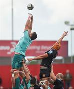 24 August 2018; Jean Kleyn of Munster wins possession in a lineout ahead of Ollie Atkins of Exeter Chiefs during the Keary's Renault Pre-season Friendly match between Munster and Exeter Chiefs at Irish Independent Park in Cork. Photo by Diarmuid Greene/Sportsfile