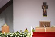 26 August 2018; Pope Francis celebrates mass during the closing mass of his Ireland visit at the Phoenix Park in Dublin. Photo by Stephen McCarthy/Sportsfile