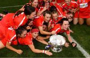 9 September 2018; Cork players celebrate with the O'Duffy Cup after the Liberty Insurance All-Ireland Senior Camogie Championship Final match between Cork and Kilkenny at Croke Park in Dublin. Photo by Piaras Ó Mídheach/Sportsfile