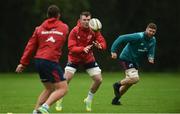 10 September 2018; Peter O'Mahony supported by team-mate Darren O'Shea during Munster Rugby squad training at the University of Limerick in Limerick. Photo by Diarmuid Greene/Sportsfile