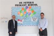 19 September 2018; Republic of Ireland manager Martin O'Neill with principal Scott Vance during a visit to St Peters National School in Bray, Co Wicklow. Photo by Piaras Ó Mídheach/Sportsfile