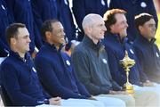 26 September 2018; USA captain Jim Furyk, centre, with, from left, Justin Thomas, Tiger Woods, Phil Mickelson and Rickie Fowler during the USA team photocall ahead of the Ryder Cup 2018 Matches at Le Golf National in Paris, France. Photo by Ramsey Cardy/Sportsfile