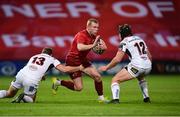 29 September 2018; Keith Earls of Munster is tackled by Darren Cave, left, and Angus Curtis of Ulster during the Guinness PRO14 Round 5 match between Munster and Ulster at Thomond Park in Limerick. Photo by Matt Browne/Sportsfile