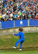 30 September 2018; Tommy Fleetwood of Europe celebrates on the 18th green during the Ryder Cup 2018 Matches at Le Golf National in Paris, France. Photo by Ramsey Cardy/Sportsfile