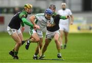 7 October 2018; Brian Carroll of Coolderry gets past Damien Kilmartin, left, and Dylan Murray of Kilcormac/Killoughey during the Offaly County Senior Club Hurling Championship Final match between Coolderry and Kilcormac/Killoughey at Bord Na Móna O'Connor Park in Tullamore, Co Offaly. Photo by Piaras Ó Mídheach/Sportsfile