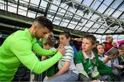 9 October 2018; Sean Maguire with supporters following a Republic of Ireland training session at the Aviva Stadium in Dublin. Photo by Stephen McCarthy/Sportsfile