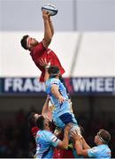 13 October 2018; Jean Kleyn of Munster wins a lineout against Don Armand of Exeter during the Heineken Champions Cup Round Pool 2 Round 1 match between Exeter and Munster at Sandy Park in Exeter, England. Photo by Brendan Moran/Sportsfile