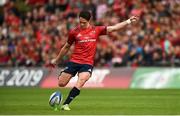 20 October 2018; Joey Carbery of Munster kicks a penalty during the Heineken Champions Cup Pool 2 Round 2 match between Munster and Gloucester at Thomond Park in Limerick. Photo by Diarmuid Greene/Sportsfile