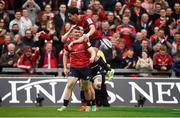 20 October 2018; Sam Arnold, left, of Munster is congratulated by team-mates Andrew Conway, centre, and Joey Carbery after scoring his side's fourth try during the Heineken Champions Cup Pool 2 Round 2 match between Munster and Gloucester at Thomond Park in Limerick. Photo by Diarmuid Greene/Sportsfile