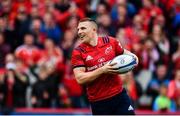 20 October 2018; Andrew Conway of Munster, centre, celebrates after scoring his side's fifth try during the Heineken Champions Cup Pool 2 Round 2 match between Munster and Gloucester at Thomond Park in Limerick. Photo by Sam Barnes/Sportsfile