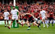 20 October 2018; Andrew Conway of Munster scores his side's fifth try during the Heineken Champions Cup Pool 2 Round 2 match between Munster and Gloucester at Thomond Park in Limerick. Photo by Diarmuid Greene/Sportsfile