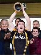 21 October 2018; Ballyea captain Tony Kelly lifts the cup after the Clare County Senior Club Hurling Championship Final match between Cratloe and Ballyea at Cusack Park, in Ennis, Clare. Photo by Matt Browne/Sportsfile