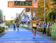 28 October 2018; Lizzie Lee of Leevale AC, Co Cork, crosses the line to become the Athletics Ireland National Women’s Champion at the 2018 SSE Airtricity Dublin Marathon. 20,000 runners took to the Fitzwilliam Square start line to participate in the 39th running of the SSE Airtricity Dublin Marathon, making it the fifth largest marathon in Europe. Photo by Eóin Noonan/Sportsfile