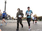 28 October 2018; Robert Merrigan from Dublin, and Laura Neilan from Dublin during the 2018 SSE Airtricity Dublin Marathon. 20,000 runners took to the Fitzwilliam Square start line to participate in the 39th running of the SSE Airtricity Dublin Marathon, making it the fifth largest marathon in Europe. Photo by Sam Barnes/Sportsfile