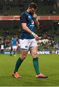 10 November 2018; Robbie Henshaw of Ireland leaves the pitch after picking up an injury during the warm up prior to the Guinness Series International match between Ireland and Argentina at the Aviva Stadium in Dublin. Photo by Ramsey Cardy/Sportsfile