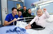 13 November 2018; Sophia Chiau, age 6, from Enniscorthy, Co Wexford, with players, from left, Jonny Evans and Steven Davis of Northern Ireland and David Meyler and Shane Duffy of Republic of Ireland during a visit to Our Lady's Children's Hospital from Republic of Ireland and Northern Ireland players at St John's Ward Our Lady's Children's Hospital in Crumlin, Dublin. Photo by David Fitzgerald/Sportsfile
