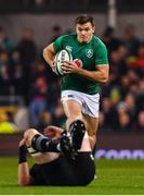 17 November 2018; Jacob Stockdale of Ireland on his way to scoring his side's first try during the Guinness Series International match between Ireland and New Zealand at the Aviva Stadium in Dublin. Photo by Ramsey Cardy/Sportsfile