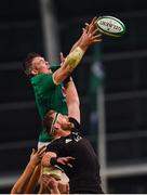 17 November 2018; Peter O'Mahony of Ireland wins possession in the lineout ahead of Kieran Read of New Zealand during the Guinness Series International match between Ireland and New Zealand at the Aviva Stadium in Dublin. Photo by Ramsey Cardy/Sportsfile