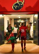 30 November 2018; Duncan Williams of Munster acknowledges supporters as he goes down the tunnel with his nephew Archie after the Guinness PRO14 Round 10 match between Munster and Edinbugh at Irish Independent Park in Cork. Photo by Diarmuid Greene/Sportsfile