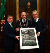 30 November 2018; FAI President Donal Conway and John Delaney, CEO, Football Association of Ireland, make a presentation to Lord Mayor of Dublin Nial Ring at a EURO88 Republic of Ireland squad reception at the Mansion House in Dublin. Photo by Stephen McCarthy/Sportsfile