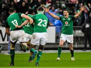 3 February 2018; Jonathan Sexton of Ireland celebrates with team-mates after kicking the match winning drop goal during the NatWest Six Nations Rugby Championship match between France and Ireland at the Stade de France in Paris, France. Photo by Brendan Moran/Sportsfile