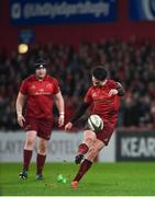 29 December 2018; Joey Carbery kicks a penalty during the Guinness PRO14 Round 12 match between Munster and Leinster at Thomond Park in Limerick. Photo by Diarmuid Greene/Sportsfile