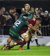 5 January 2019; Peter O'Mahony of Munster scores his side's first try despite the efforts of Tom Daly of Connacht during the Guinness PRO14 Round 13 match between Connacht and Munster at the Sportsground in Galway. Photo by Diarmuid Greene/Sportsfile