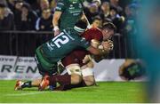 5 January 2019; Peter O'Mahony of Munster scores his side's first try despite the efforts of Tom Daly of Connacht during the Guinness PRO14 Round 13 match between Connacht and Munster at the Sportsground in Galway. Photo by Diarmuid Greene/Sportsfile