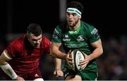 5 January 2019; Tom Daly of Connacht gets past Peter O'Mahony of Munster during the Guinness PRO14 Round 13 match between Connacht and Munster at the Sportsground in Galway. Photo by Piaras Ó Mídheach/Sportsfile