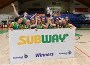 23 January 2019; Coláiste Einde captain Ilena Davoren lifts the cup alongside her team-mates after the Subway All-Ireland Schools Cup U16 A Girls Final match between Coláiste Einde and Pobailscoil Inbhear Sceine Kenmare at the National Basketball Arena in Tallaght, Dublin. Photo by Piaras Ó Mídheach/Sportsfile