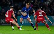 25 January 2019; Ciarán Frawley of Leinster in action against Kieran Hardy, left, and Steff Hughes of Scarlets during the Guinness PRO14 Round 14 match between Leinster and Scarlets at the RDS Arena in Dublin. Photo by Piaras Ó Mídheach/Sportsfile