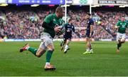 9 February 2019; Keith Earls of Ireland scores his side's third try during the Guinness Six Nations Rugby Championship match between Scotland and Ireland at the BT Murrayfield Stadium in Edinburgh, Scotland. Photo by Brendan Moran/Sportsfile