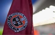 25 February 2019; The Bohemians crest is seen on a corner flag prior to the SSE Airtricity League Premier Division match between Bohemians and Shamrock Rovers at Dalymount Park in Dublin. Photo by Stephen McCarthy/Sportsfile