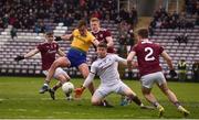 16 March 2019; Enda Smith of Roscommon in action against, from left, David Wynne, Ciarán Duggan, Ruairí Lavelle and Eoghan Kerin of Galway during the Allianz Football League Division 1 Round 6 match between Galway and Roscommon at Pearse Stadium in Salthill, Galway. Photo by Sam Barnes/Sportsfile