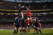 30 March 2019; Rhys Ruddock of Leinster takes possession from a lineout ahead of Kieran Treadwell of Ulster during the Heineken Champions Cup Quarter-Final between Leinster and Ulster at the Aviva Stadium in Dublin. Photo by Stephen McCarthy/Sportsfile