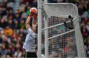 31 March 2019; Mayo goalkeeper Rob Hennelly catches the ball near the crossbar, in the twenty fourth minute of the first half, during the Allianz Football League Division 1 Final match between Kerry and Mayo at Croke Park in Dublin. Photo by Piaras Ó Mídheach/Sportsfile