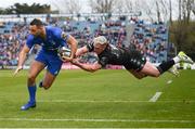 13 April 2019; Dave Kearney of Leinster on his way to scoring his side's first try despite the tackle of Stuart Hogg of Glasgow Warriors during the Guinness PRO14 Round 20 match between Leinster and Glasgow Warriors at the RDS Arena in Dublin. Photo by Stephen McCarthy/Sportsfile