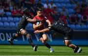 20 April 2019; Conor Murray of Munster is tackled by Maro Itoje, left, and Mako Vunipola of Saracens during the Heineken Champions Cup Semi-Final match between Saracens and Munster at the Ricoh Arena in Coventry, England. Photo by Brendan Moran/Sportsfile