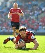 20 April 2019; Darren Sweetnam of Munster scores his side's first try during the Heineken Champions Cup Semi-Final match between Saracens and Munster at the Ricoh Arena in Coventry, England. Photo by Brendan Moran/Sportsfile