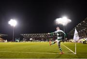 29 April 2019; Jack Byrne of Shamrock Rovers takes a corner during the SSE Airtricity League Premier Division match between Shamrock Rovers and St Patrick's Athletic at Tallaght Stadium in Dublin. Photo by Seb Daly/Sportsfile